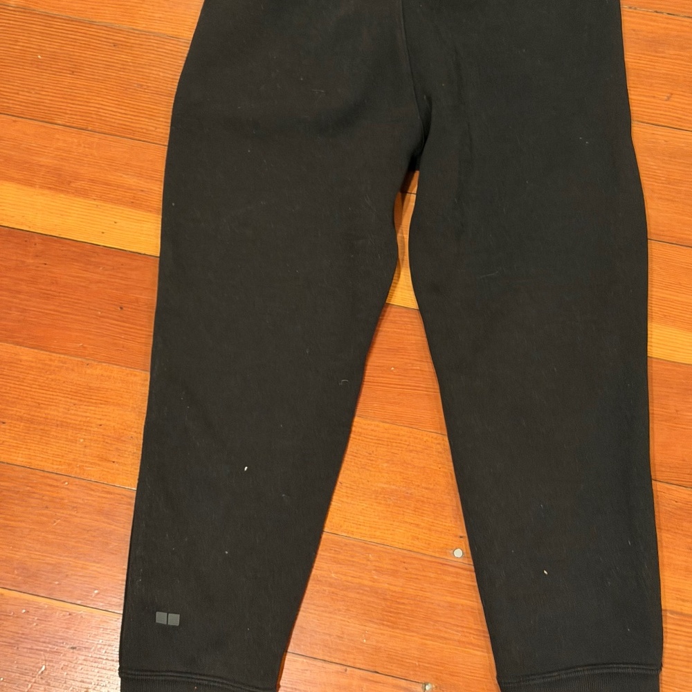 Girls Uniqlo Black Sweat Pant Size 5/6